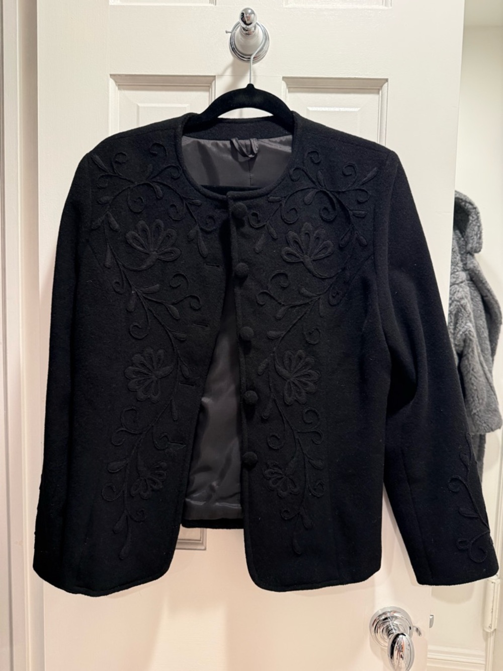 Black Embroidered Round-Neck Women's Jacket